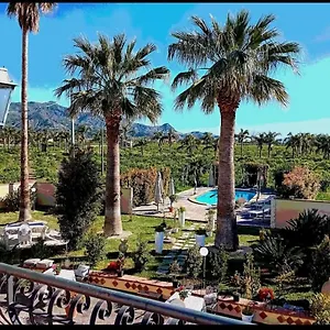 Laura 3*, Giardini-Naxos Italië