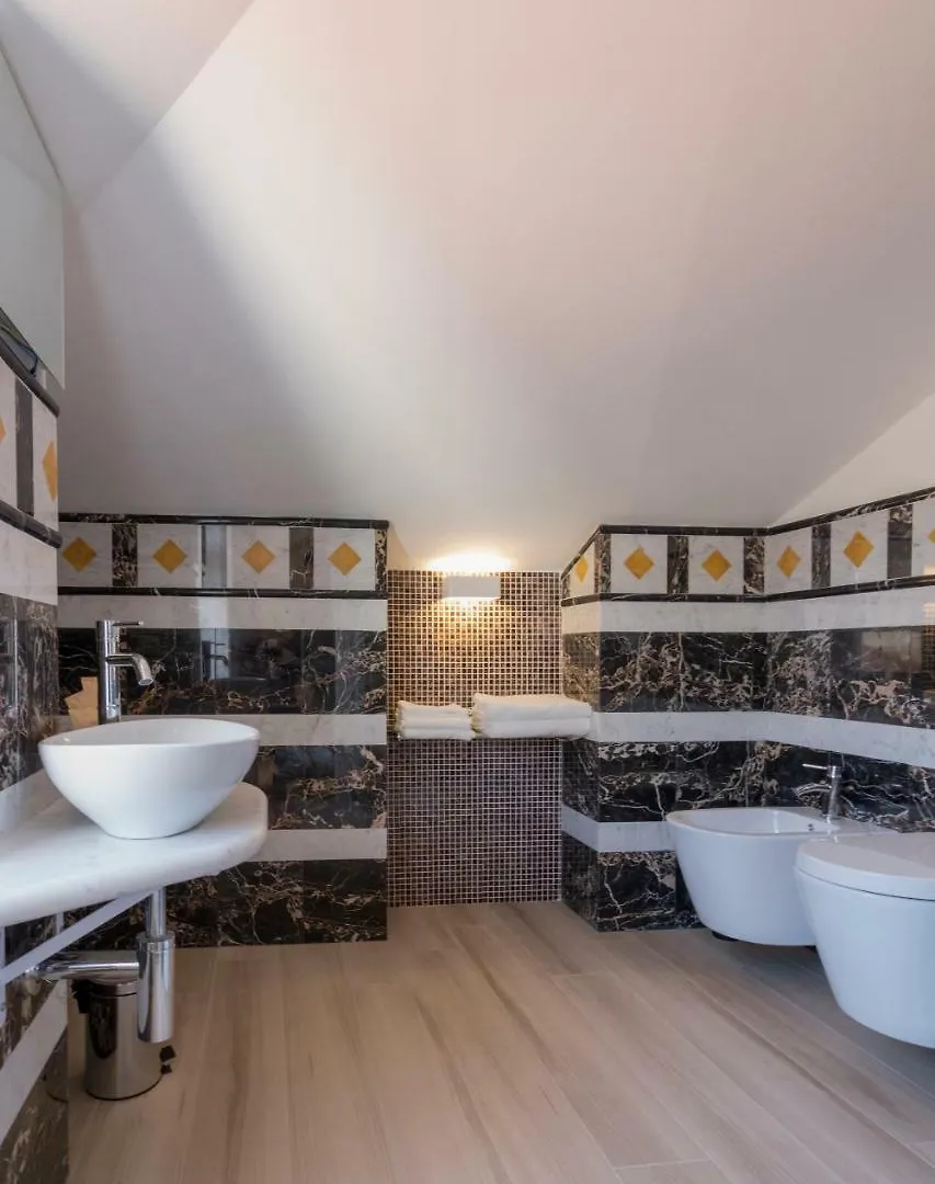 Merlo d'Oro Carrara Bed & Breakfast